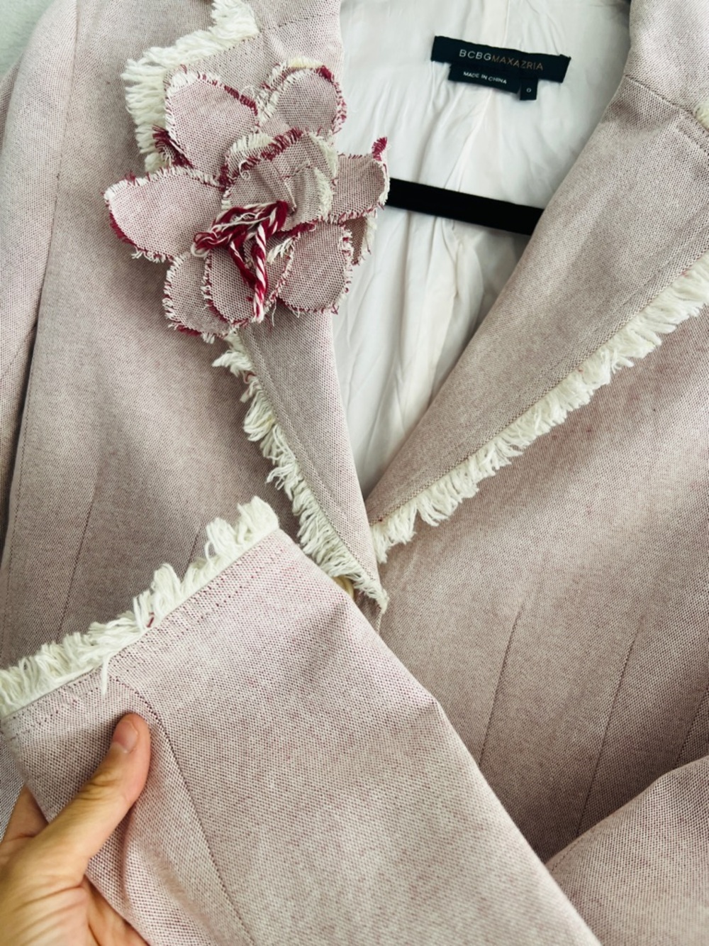 🩰🐷Y2K BCBGMAXAZRIA BLUSH FRINGE TRIM W/FLORAL DETAIL🐷🩰 - Picture 3 of 6